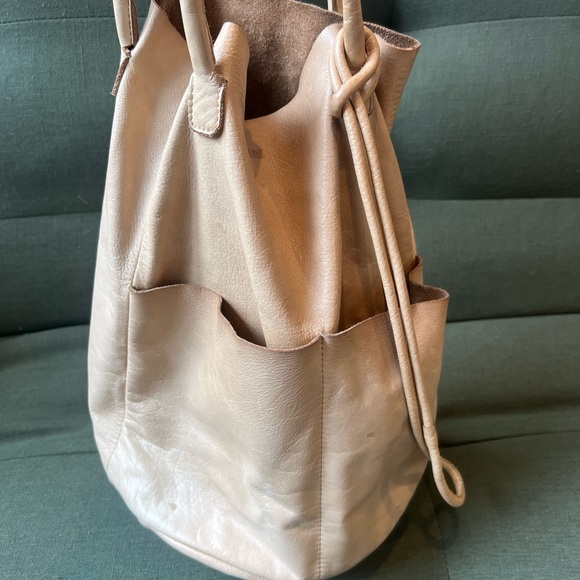 Are Studio Barrel Tan Shoulder Bag - Picture 3 of 9